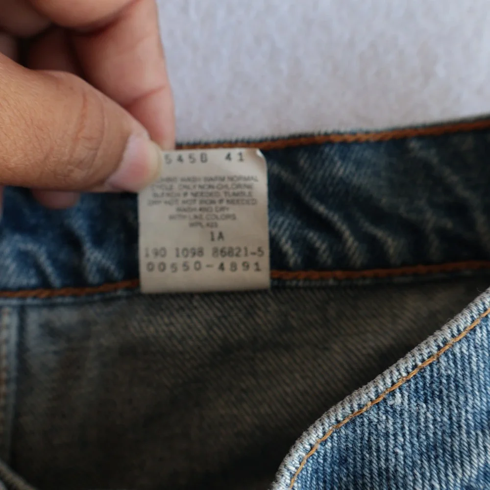 Vintage 90s Levis 550 Relaxed Fit Tapered Leg Blue Jeans 29x34 (Fits 26x33.5)